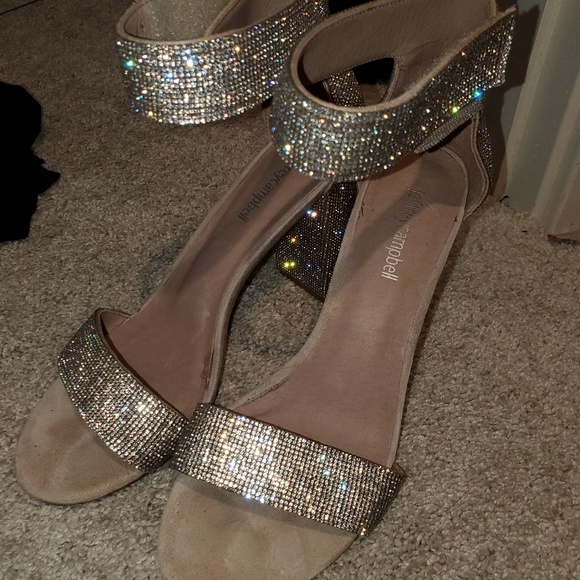 Heels - Picture 1 of 2